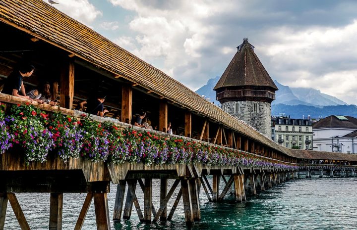 Puente medieval de madera, sitio más bonito de Lucerna en Suiza